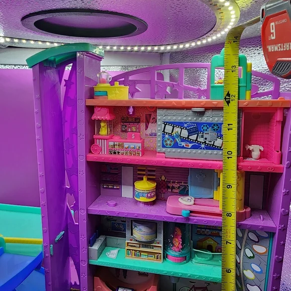 2018 Polly Pocket Pollyville Mega Mall Playset - Picture 8 of 10